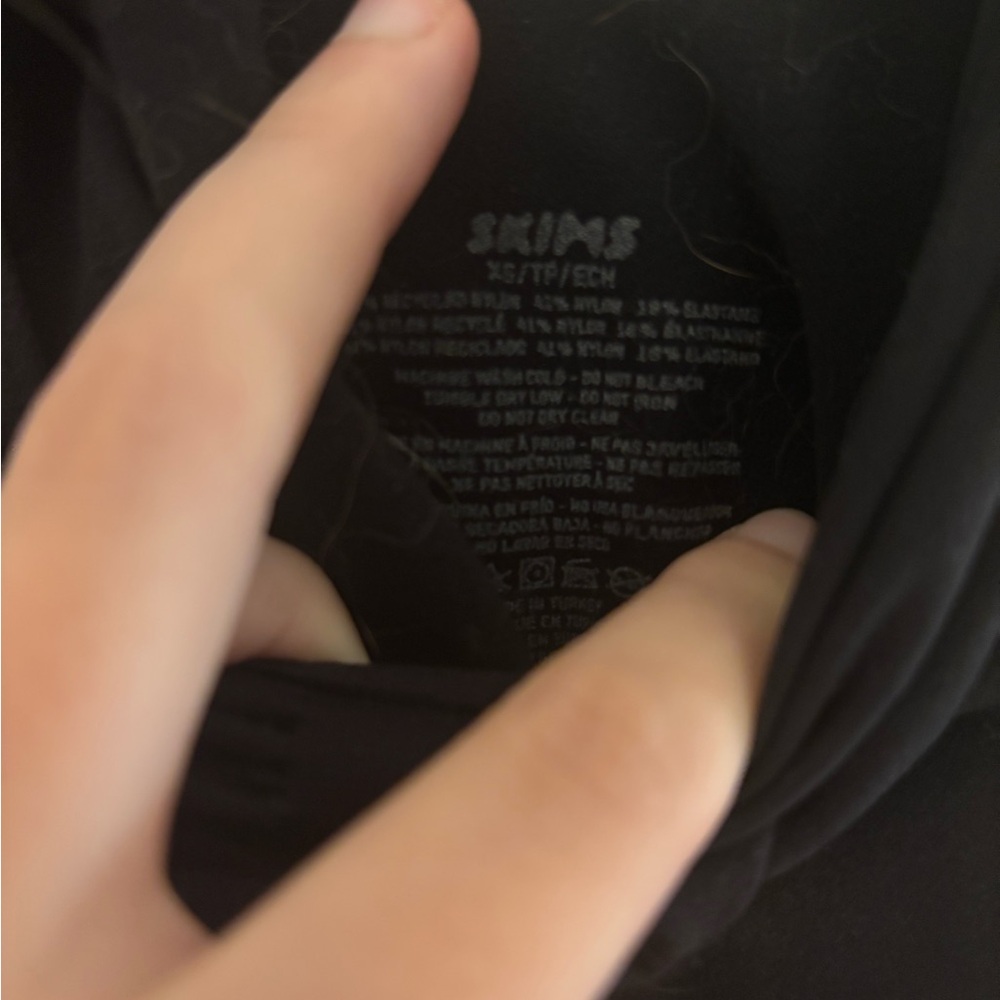 SKIMS seamless sculpt brief bodysuit - Picture 3 of 4